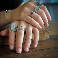Ringen van Leelavadee Jewelry